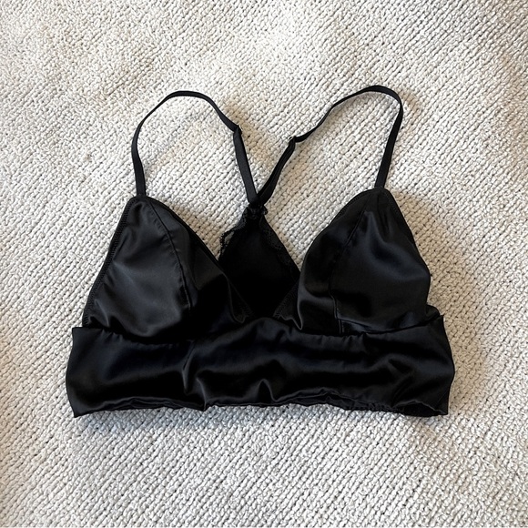 Victoria’s Secret Silky Racer Back Bralette size small - Picture 1 of 4